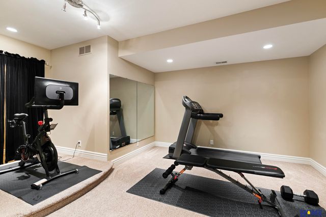 6521 Winding Ridge Court, Lincoln, NE 68512