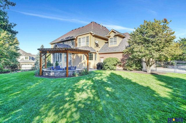 6521 Winding Ridge Court, Lincoln, NE 68512