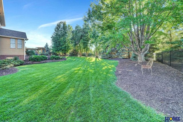 6521 Winding Ridge Court, Lincoln, NE 68512