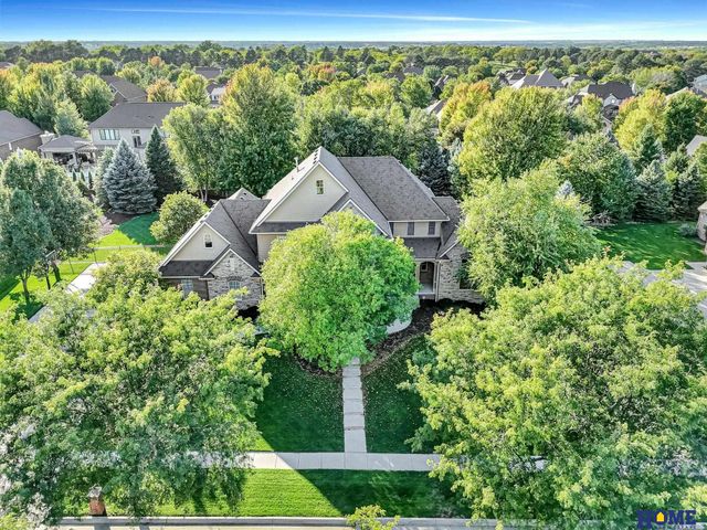 6521 Winding Ridge Court, Lincoln, NE 68512