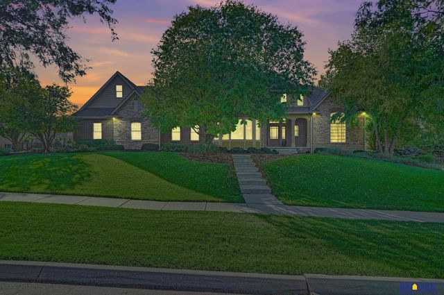 6521 Winding Ridge Court, Lincoln, NE 68512