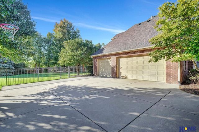 6521 Winding Ridge Court, Lincoln, NE 68512