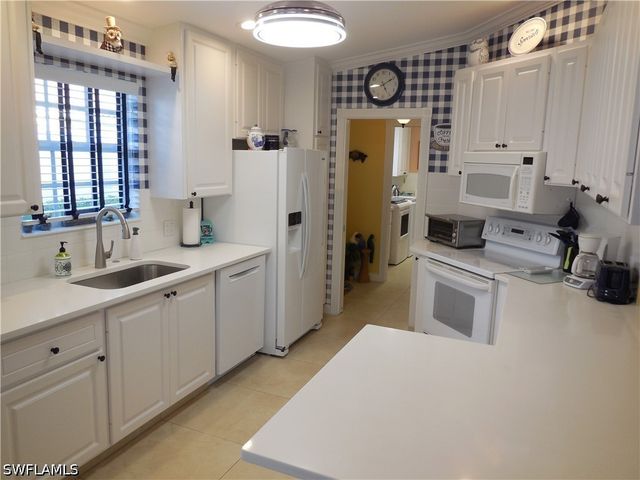 3703 Exuma WAY, Naples, FL 34119