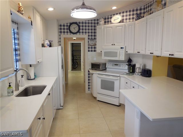 3703 Exuma WAY, Naples, FL 34119