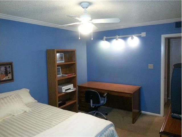 910 Duncan LN 11, Austin, TX 78705