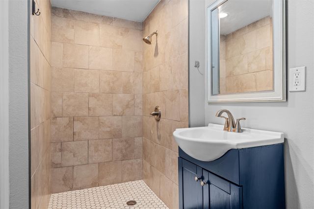 1408 S Corinth Street Road, Dallas, TX 75203