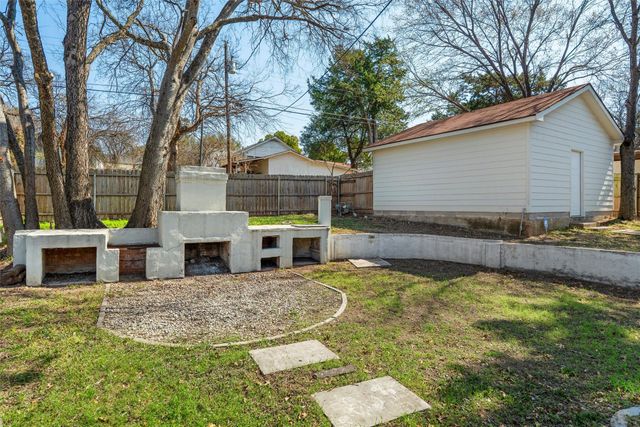 1408 S Corinth Street Road, Dallas, TX 75203
