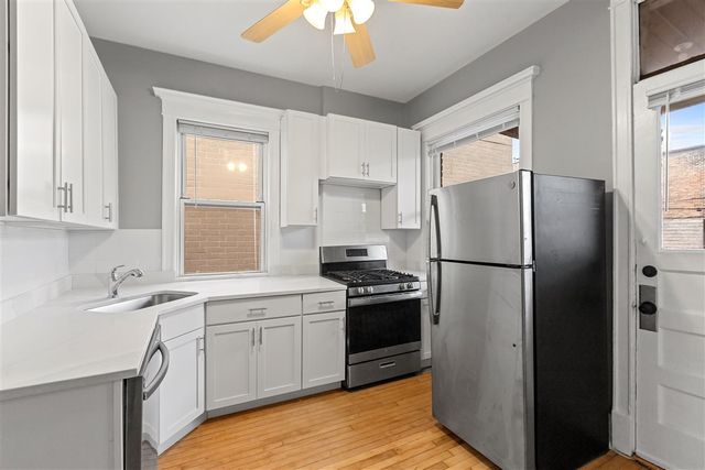 3716 N Wayne Avenue 2, Chicago, IL 60613