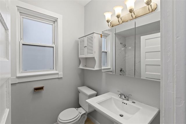 3716 N Wayne Avenue 2, Chicago, IL 60613