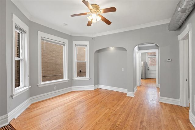 3716 N Wayne Avenue 2, Chicago, IL 60613