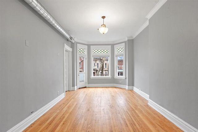 3716 N Wayne Avenue 2, Chicago, IL 60613