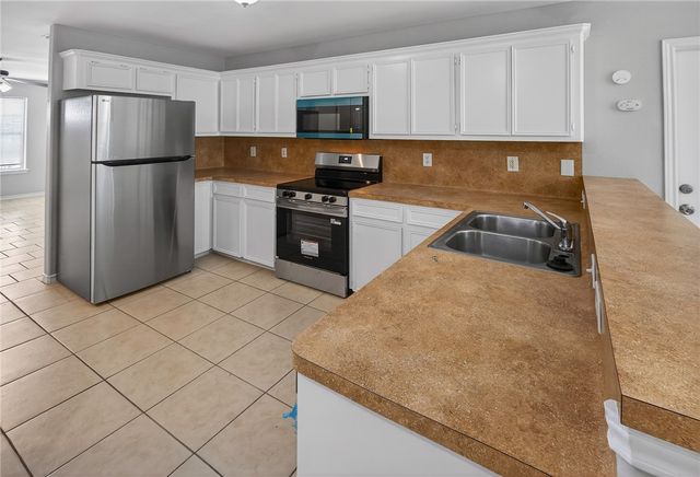 1926 El Monte St, Corpus Christi, TX 78417