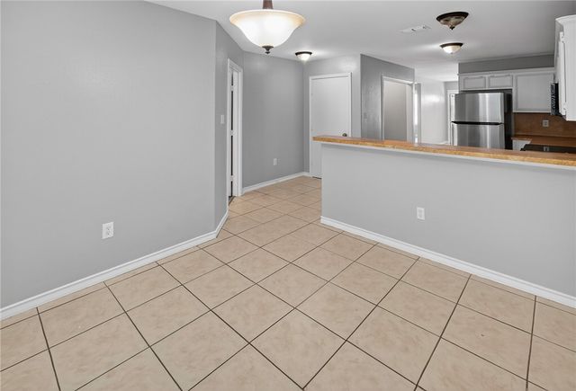 1926 El Monte St, Corpus Christi, TX 78417