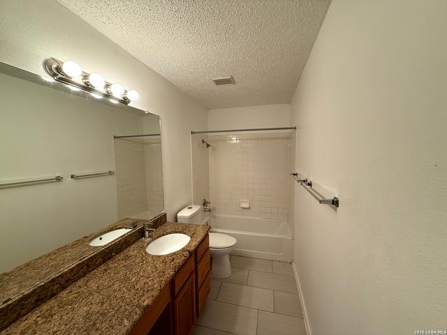 7734 Oakhill Park, San Antonio, TX 78249