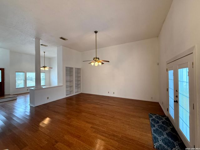 7734 Oakhill Park, San Antonio, TX 78249