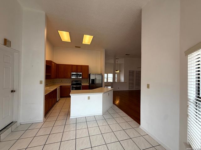 7734 Oakhill Park, San Antonio, TX 78249