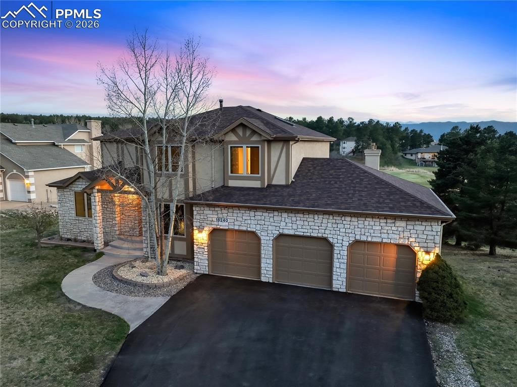 Image 3 of property listing at 18240 Will O The Wisp Way, Monument, CO 80132