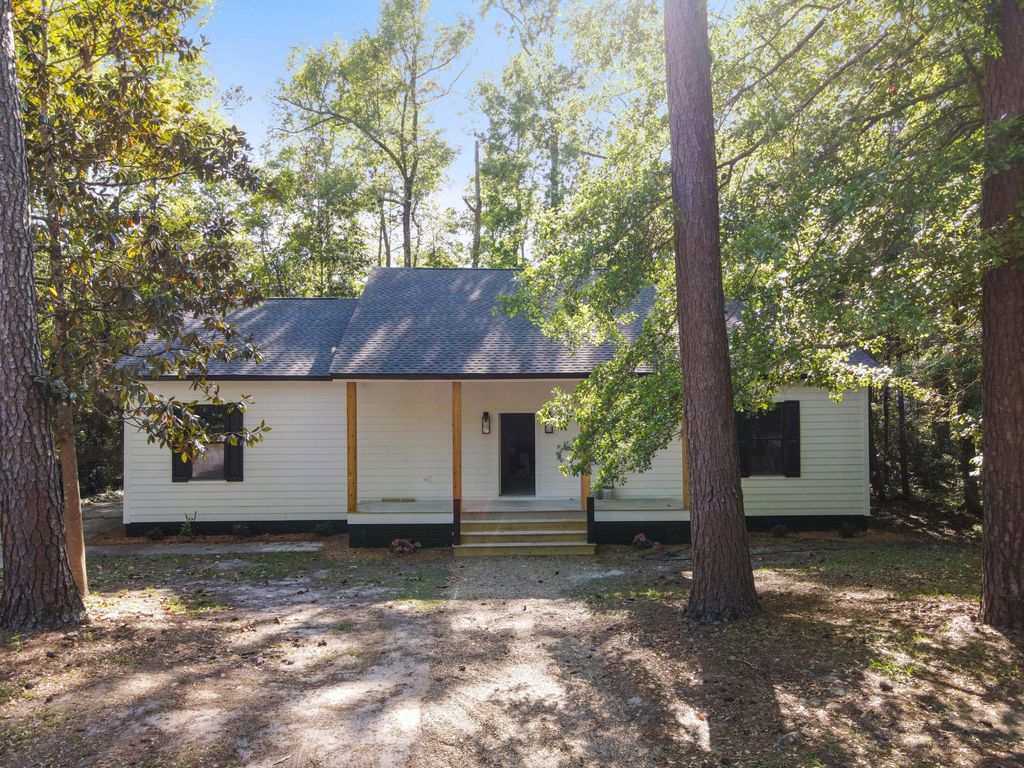 406 Center Street, Walterboro, SC 29488