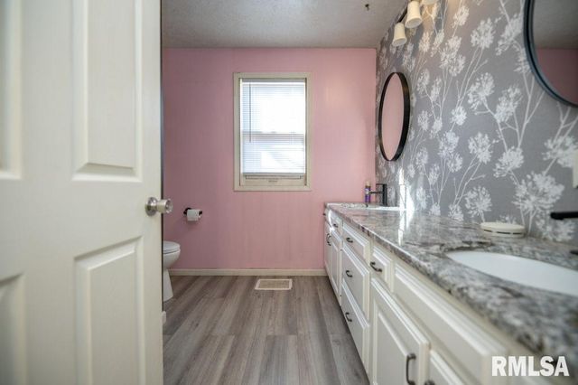 1408 CHARLOTTE Street, Pekin, IL 61554