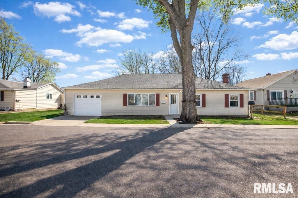 1408 CHARLOTTE Street, Pekin, IL 61554