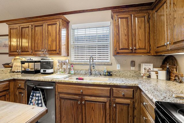 42 Cottonwood Lane, Canyon, TX 79015