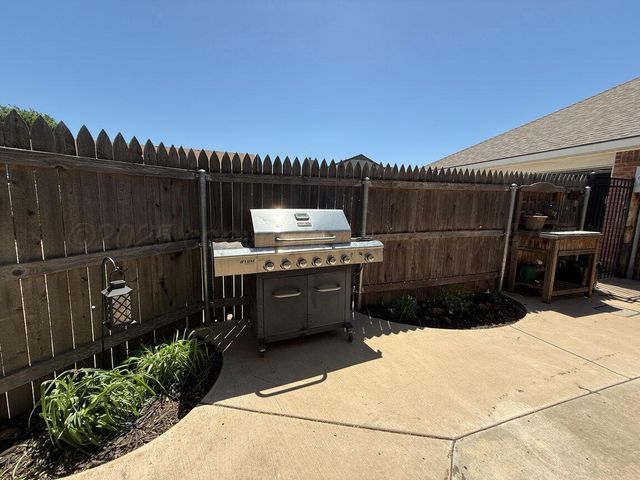 42 Cottonwood Lane, Canyon, TX 79015