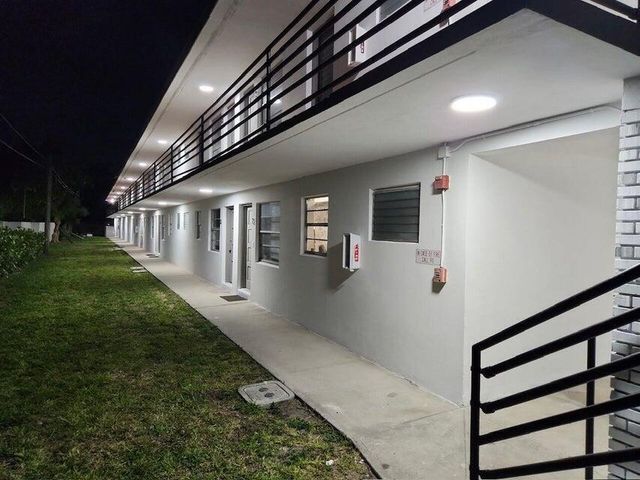 6150 SW 37th Street 1-20, Davie, FL 33314