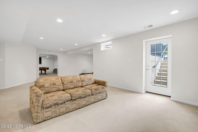 17 Carriage Way, Barnegat, NJ 08005