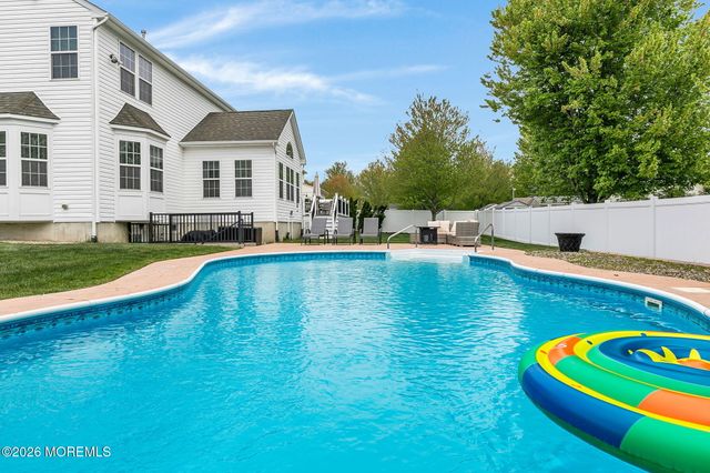 17 Carriage Way, Barnegat, NJ 08005