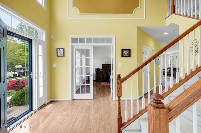 17 Carriage Way, Barnegat, NJ 08005