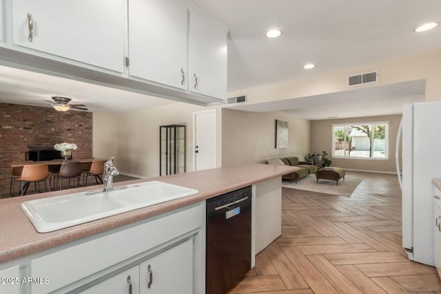 8129 N 17TH Drive, Phoenix, AZ 85021