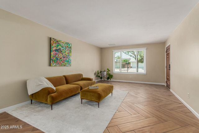 8129 N 17TH Drive, Phoenix, AZ 85021