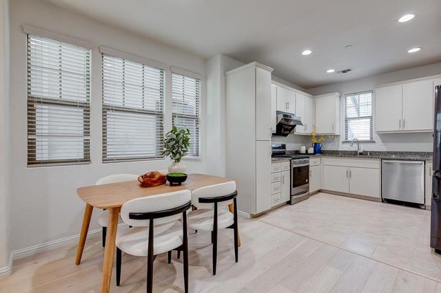 3702 Pyramid Way, Mountain View, CA 94043