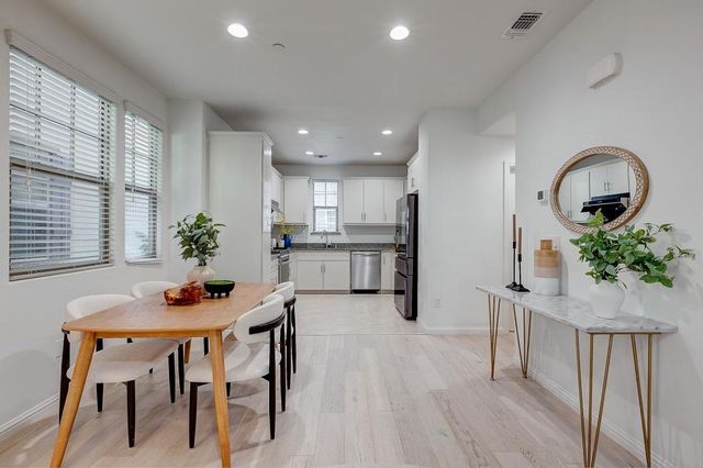 3702 Pyramid Way, Mountain View, CA 94043