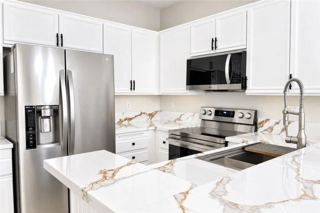 2456 Pleasant Way A, Thousand Oaks, CA 91362
