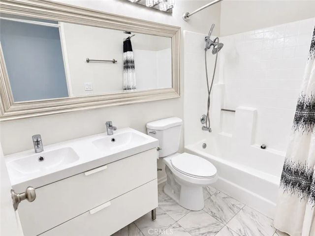 2456 Pleasant Way A, Thousand Oaks, CA 91362
