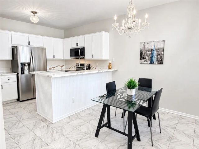 2456 Pleasant Way A, Thousand Oaks, CA 91362
