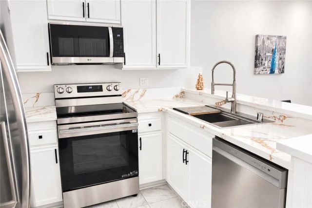 2456 Pleasant Way A, Thousand Oaks, CA 91362