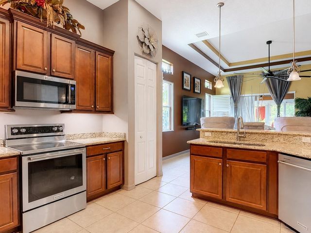 111 S HUMMINGBIRD PLACE, Palm Coast, FL 32164