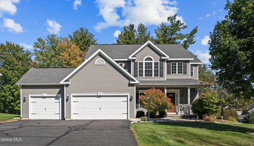19 Ridgewood Drive, Mechanicville, NY 12118
