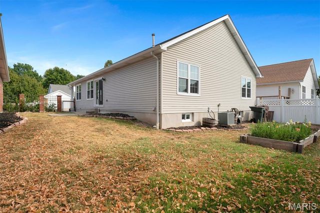 857 Du Pre Court, St Peters, MO 63376