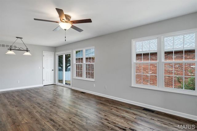 857 Du Pre Court, St Peters, MO 63376