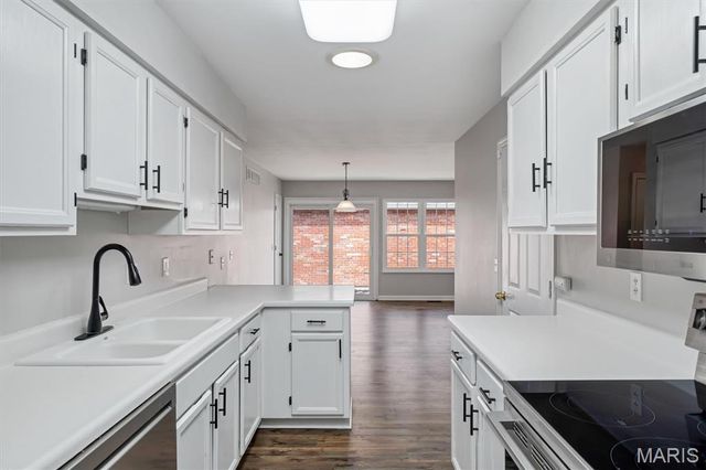857 Du Pre Court, St Peters, MO 63376
