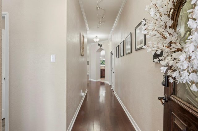 1923 Barnett DR, Cedar Park, TX 78613