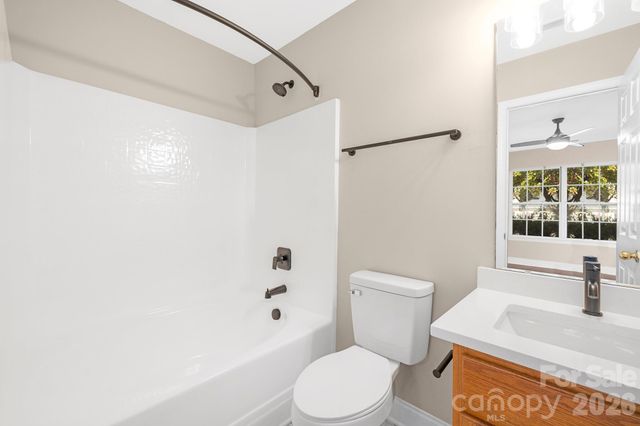 2012 Pheasant Glen Road, Charlotte, NC 28214