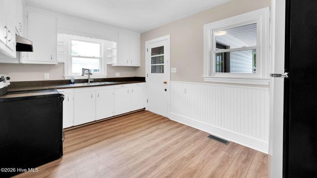 2609 Jefferson Drive, Greenville, NC 27858