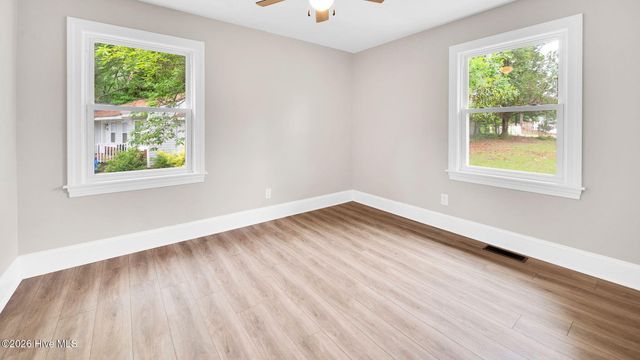 2609 Jefferson Drive, Greenville, NC 27858