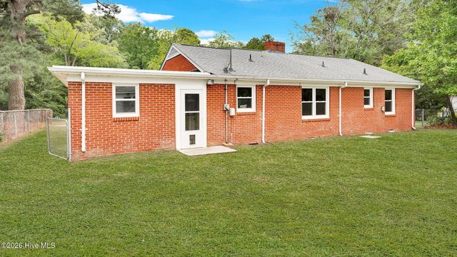 2609 Jefferson Drive, Greenville, NC 27858