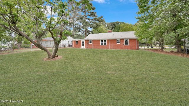 2609 Jefferson Drive, Greenville, NC 27858