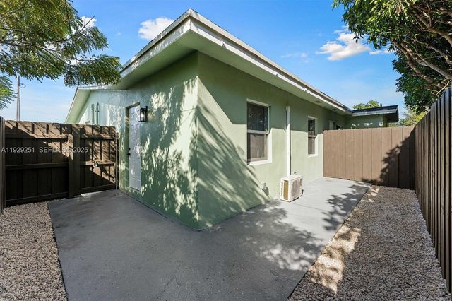 2610 NW 83rd Ave B, Sunrise, FL 33322